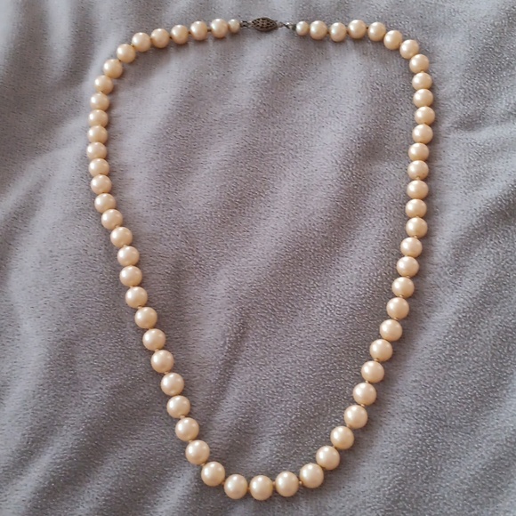 Jewelry - Vintage Hand Strung Pearls!